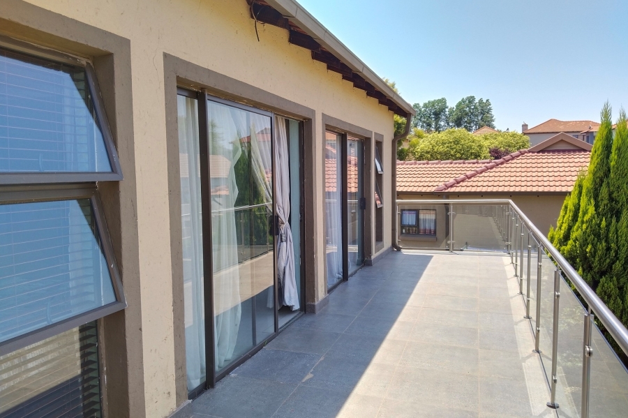 5 Bedroom Property for Sale in Birdwood Estate North West